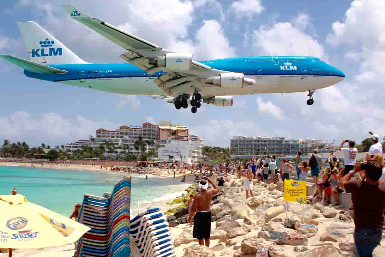 15+ Highest Paid Flight Attendants by Airline (Worldwide)