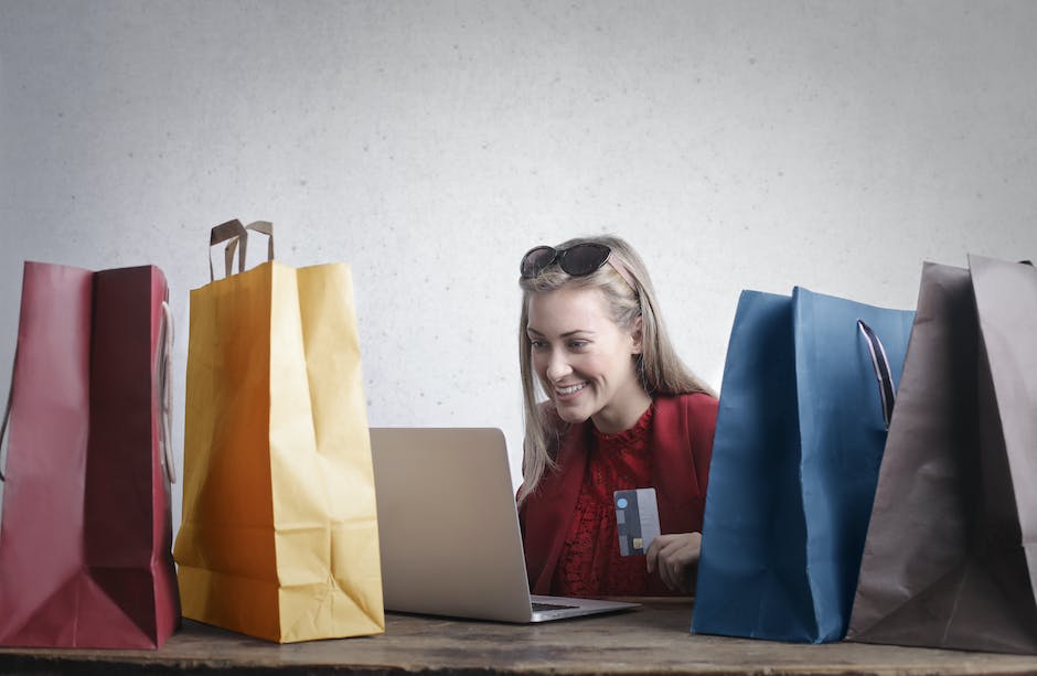 Image of a person shopping online on a discount online store website